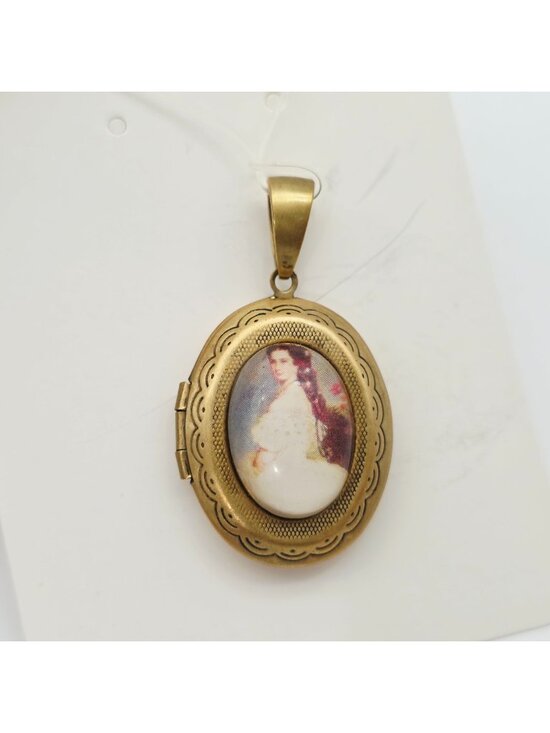 Unbranded Jewelry - Vintage Antique Oval Brass Locket Pendant Victorian Portrait Insert Hinged